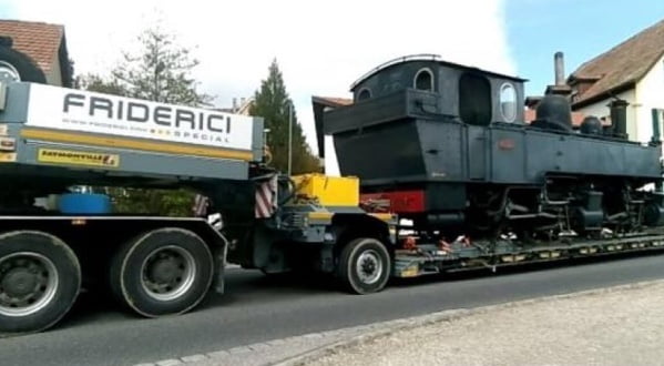 Miniature de l'article: Une loco de 1905 traverse le pays jusqu’à Blonay