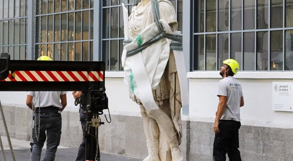 Friderici Special Actualites Transport Statue Jules Cesar A Geneve