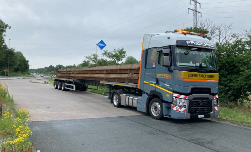 Friderici Special Lkw Mit Auflieger Verlaengerbare Ladeflaeche Image 01