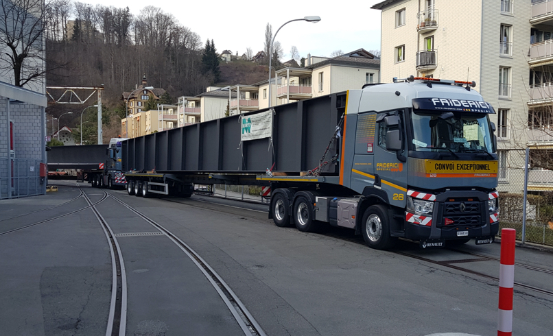 Friderici Special Truck With Extendable Flatbed Trailer Image 03