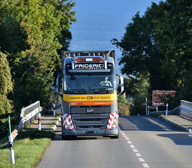 Friderici Special Unsere Flotte Fahrzeug Mit Alternativem Antrieb Wettbewerbsfaehige Leistungen Im Schwer Und Spezialtransport