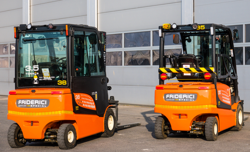 Friderici Special Vertical Mast Forklift Image 03 Friderici Special Vertical Mast Forklift Image 03