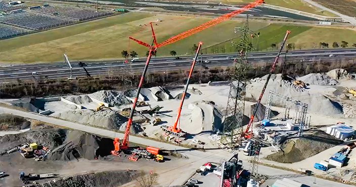 Thumbnail of the article: 380kV project: an exceptional lifting operation in Valais