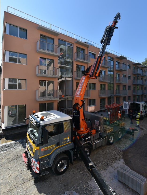 Swiss Camion - Les spécialistes de la grue en pleine action! - Die  Strassentransportfachzeitschrift der Schweiz